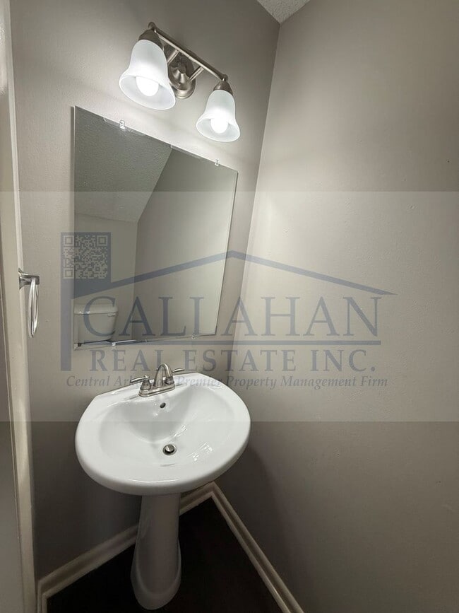 Photo - Duplex in NLR