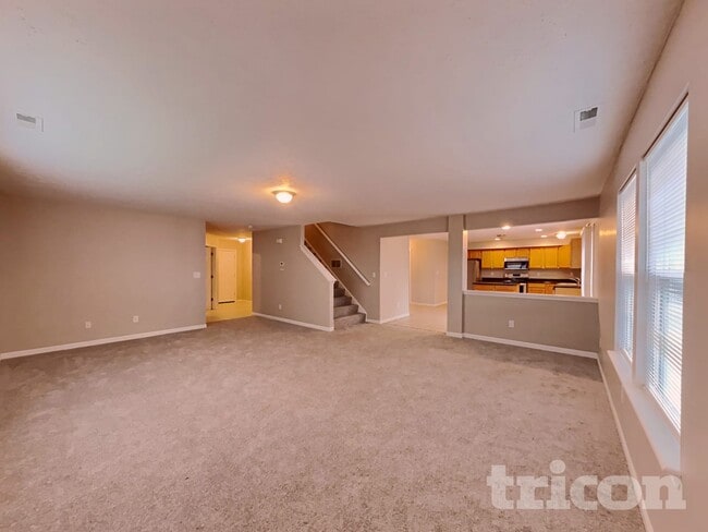 Photo - 1963 Central Park Blvd W