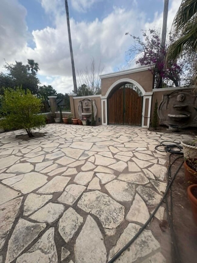 Photo - 3110 Jacaranda Dr