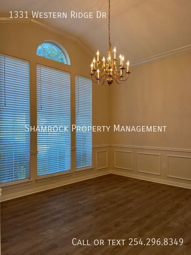 Woodway Home on Corner Lot House Rental in Waco, TX