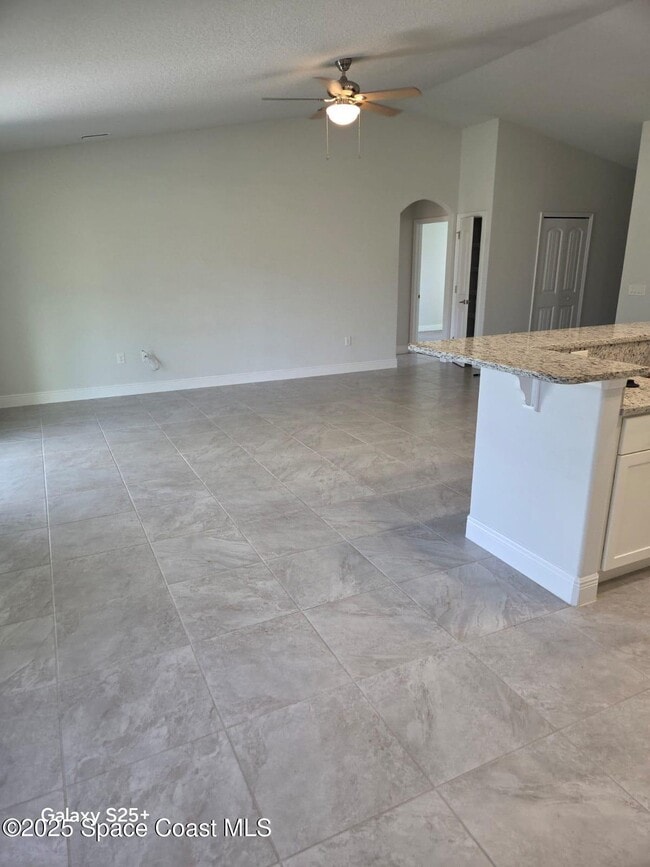 Photo - 2437 Hagoplan Ave SW