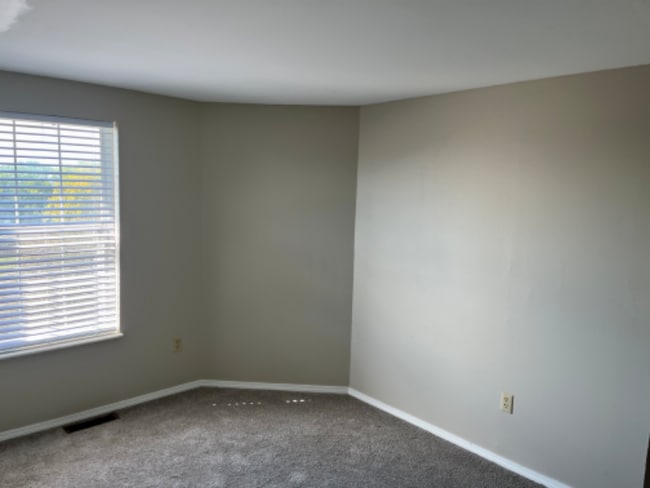 Photo - 6 Griffin Ln