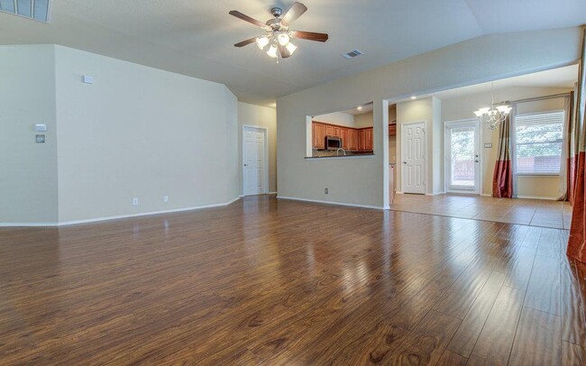 Photo - 307 Riverine Way