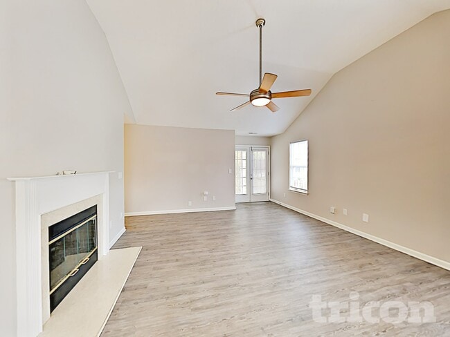 Photo - 8600 Warwick Crest Ln