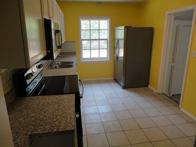 Photo - Nice 3 bedroom/1 Bathroom home in NE Gainesville.