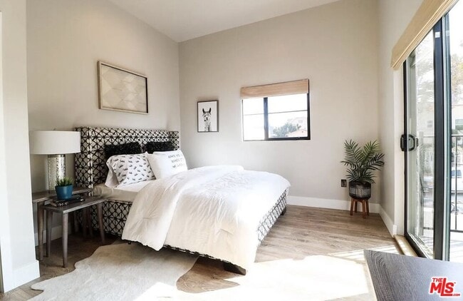 Photo - 1253 S Plymouth Blvd