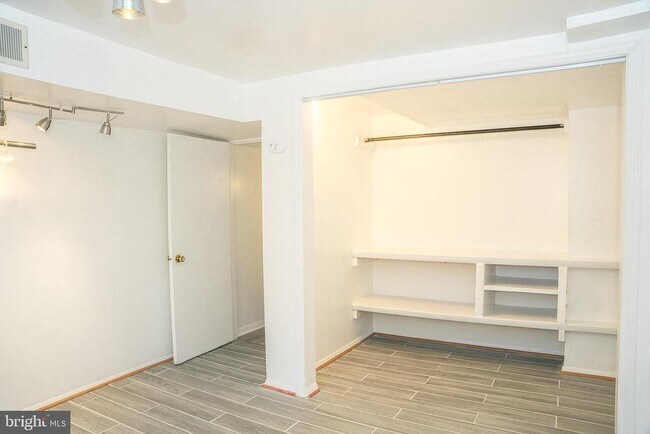 Photo - 6304 Somerset Rd