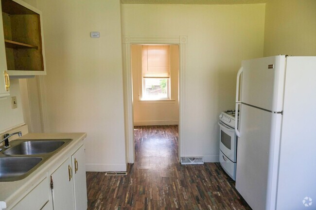 Building Photo - 815 Davis Terrace Unit 1st Floor Rear Rental