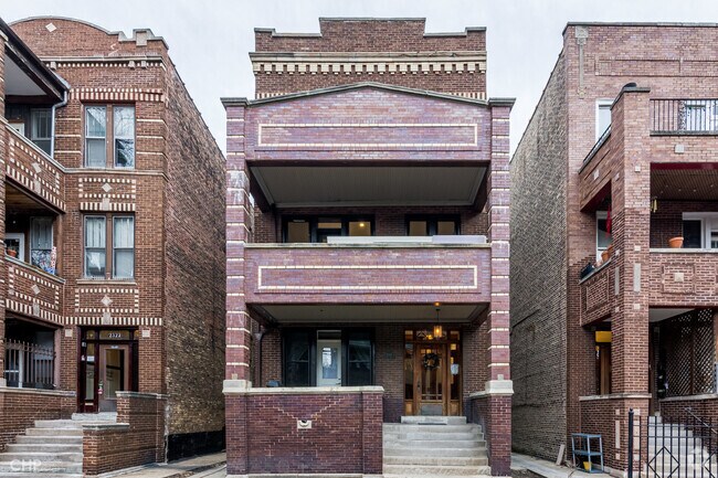 Building Photo - 2318 W Thomas St Unit 2F Rental