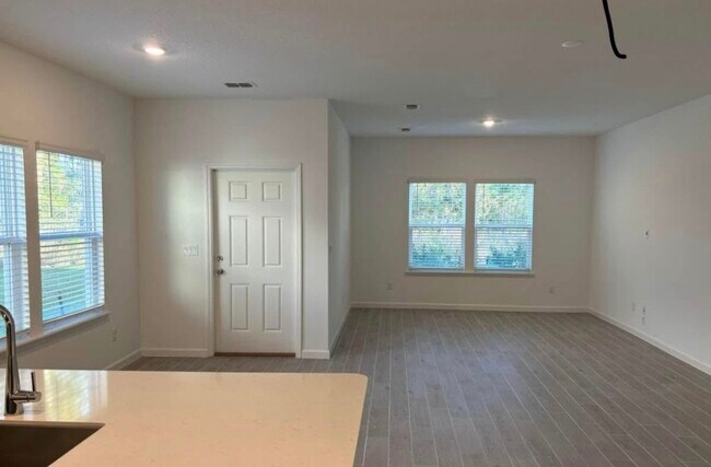 Photo - 272 Belfort Ct