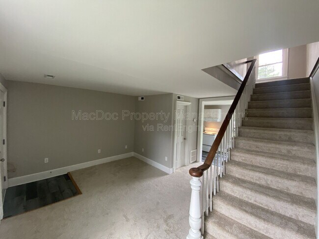 Photo - 210 Milford St Unit B
