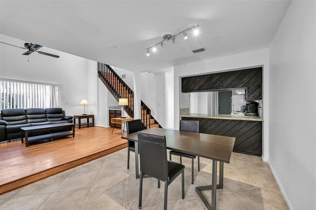 Photo - 4011 Coral Springs Dr