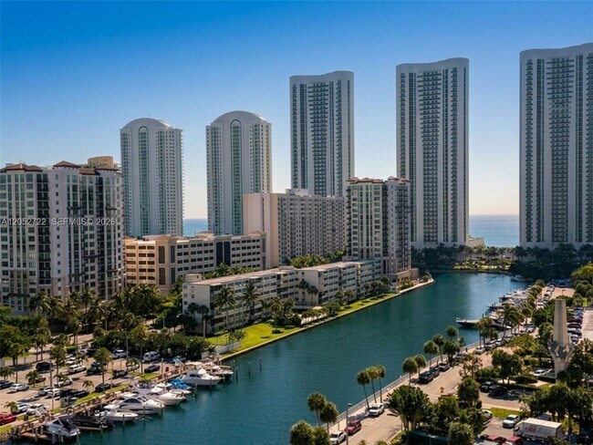 Photo - 500 Bayview Dr Unit 1421