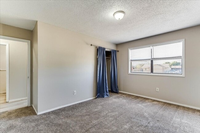 Photo - 3216 W 27th St S