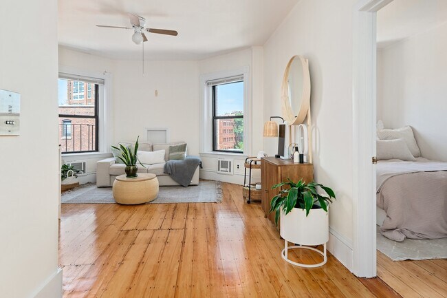 Photo - 9 Buswell St Unit 4R