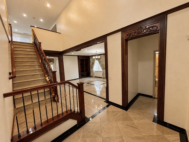 621 Marbella Ct