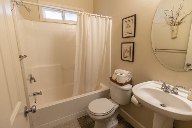 Photo - 2412 S Marypost Ave