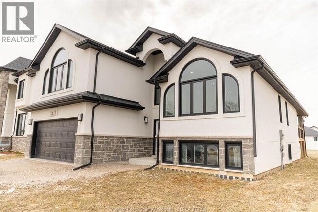 Photo - 21 Noble CRT