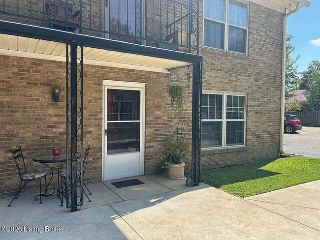 Photo - 240 Breckenridge Ln