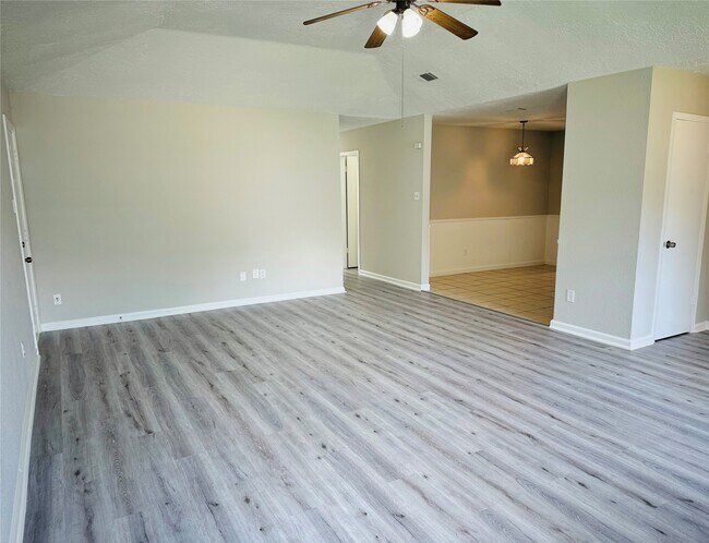 Photo - 15603 Raven Trail