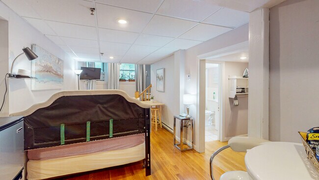 Photo - 1029 Beacon St Unit A