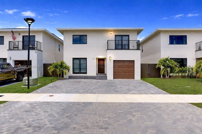 Building Photo - 1339 NW 2nd Ln