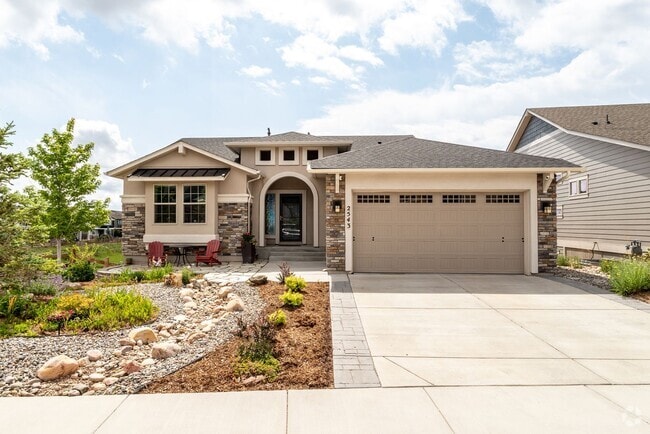 Building Photo - Spacious 4-Bedroom Home in Prestigious For...
