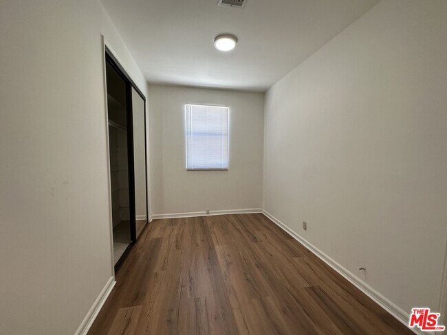 Photo - 4608 Saloma Ave