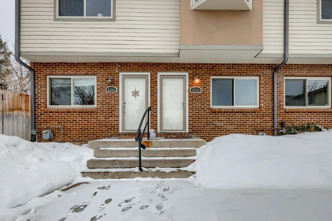 Two Bedroom Townhouse in Wheat Ridge! - Two Bedroom Townhouse in Wheat Ridge!