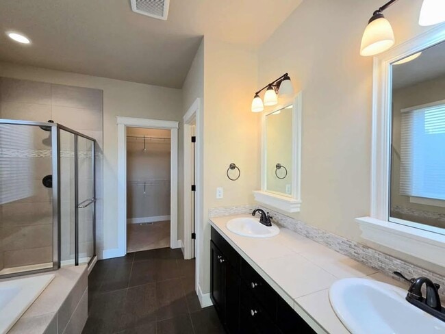 Photo - Large 3 bedroom, 3 bath newer build in sought after East Wenatchee neighborhood!