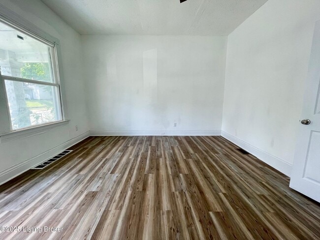 Photo - 2127 Wilson Ave