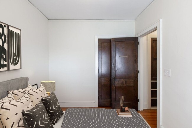 Photo - 1435 West 31st St