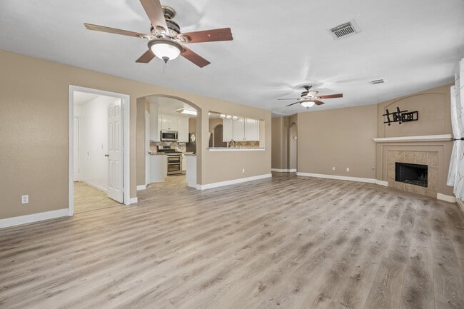 Photo - 5817 Vineyard Hill Dr
