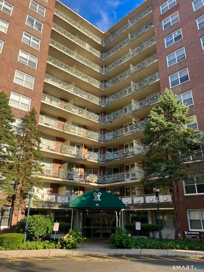 Building Photo - 71 Strawberry Hill Ave Unit 217