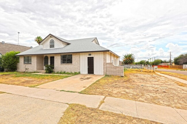 Photo - 102 St Pierre Ln
