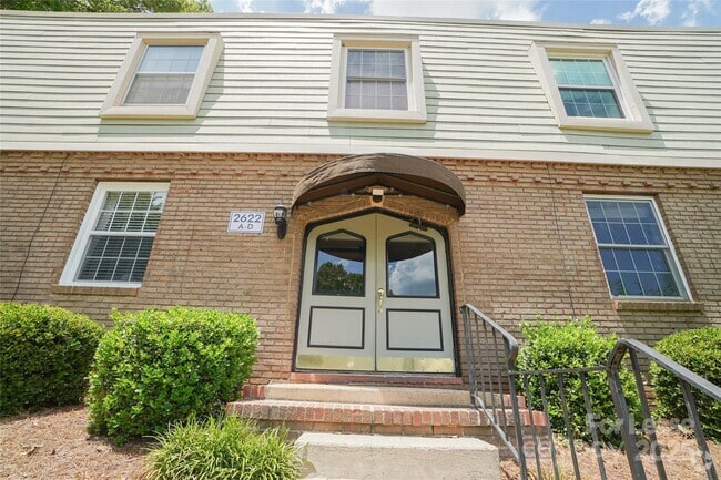 Building Photo - 2622 Park Rd Unit A Rental