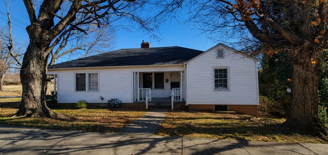 Building Photo - 2729 Patrick Ave