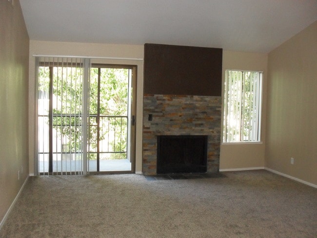 Lakeview Apartment Homes