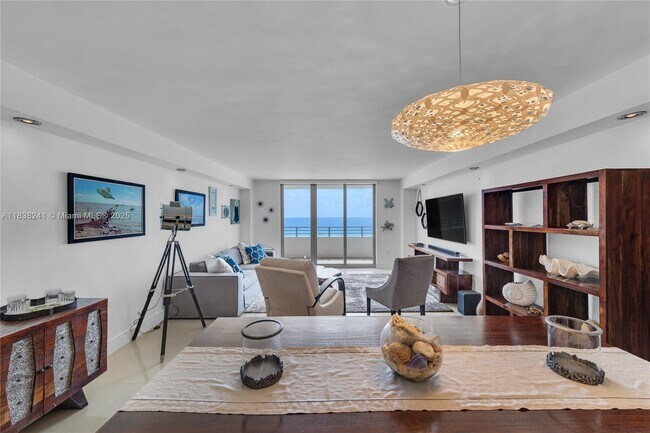 Photo - 5555 Collins Ave Unidad 6D