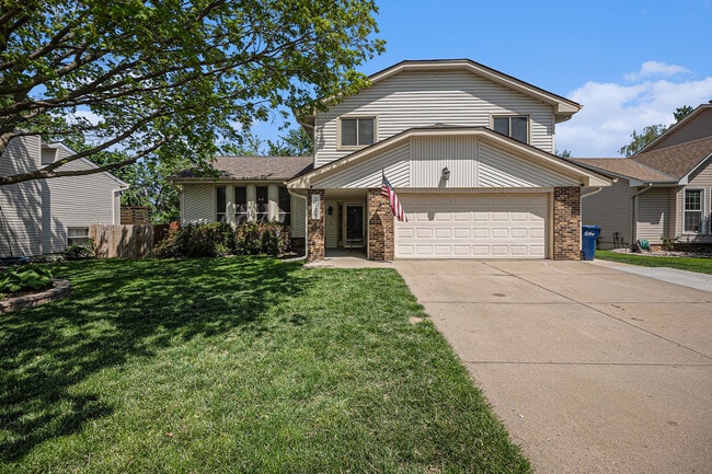Photo - 3738 Burr Oak Dr House
