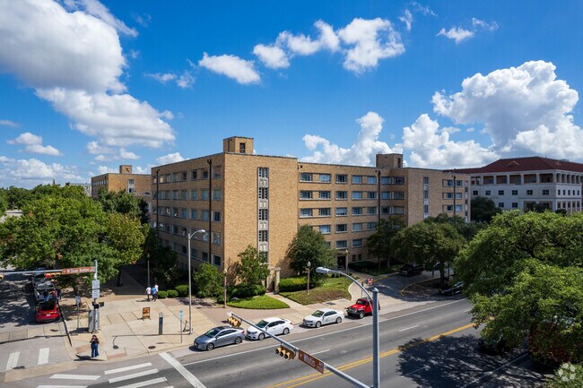 Photo - Kinsolving Residence Hall
