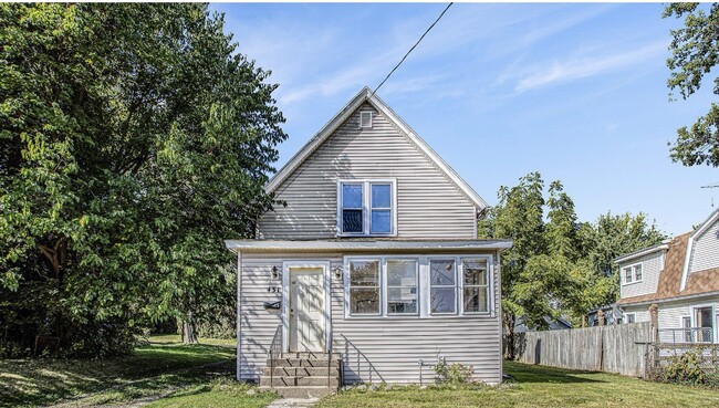 Photo - 431 22nd St N