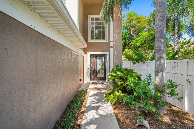 Photo - 521 Anchor Point