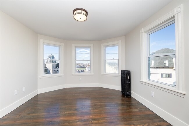 Photo - 180 Shirley St Unit 3