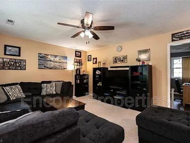 Photo - 2141 Stonehaven Rd