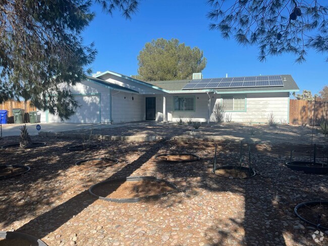 Building Photo - Apple Valley- 3 Bedrooms, 2 Bathrooms, Sol... Rental