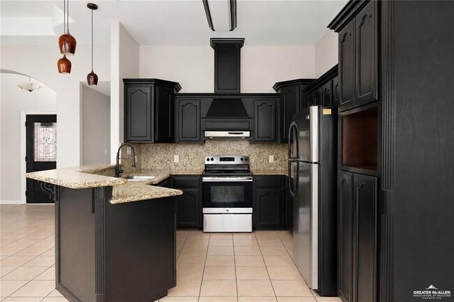 1203 Harbor Ln