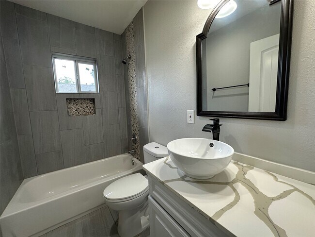 Photo - 1405 Walton St