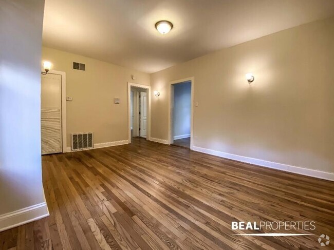 Building Photo - 1 bedroom in CHICAGO IL 60613 Unit S1 Rental