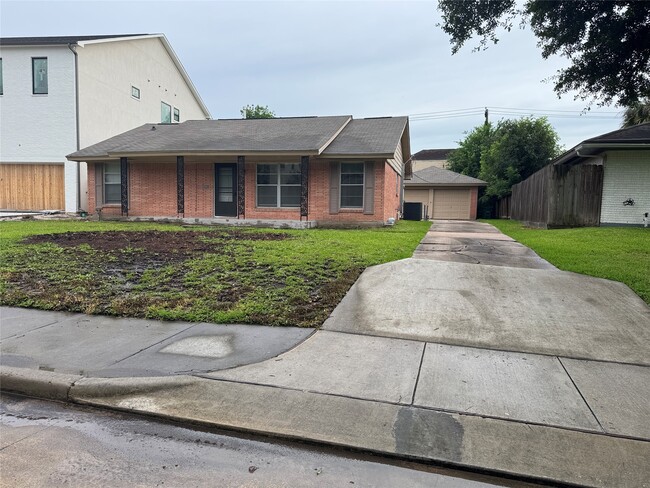 Photo - 4013 Newshire Dr